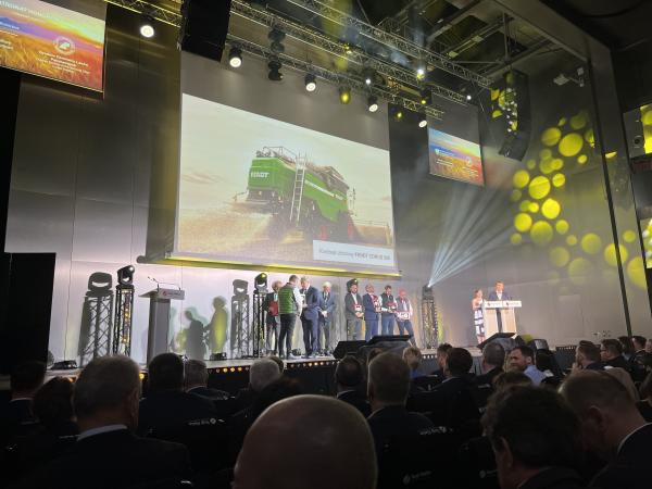 Fendt Cargo T Telehandler Wins Gold In Poland