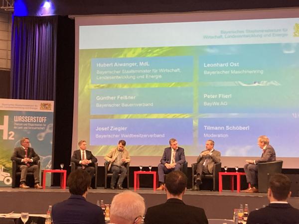 Fendt shows first hydrogen tractor at German Hydrogen Summit
