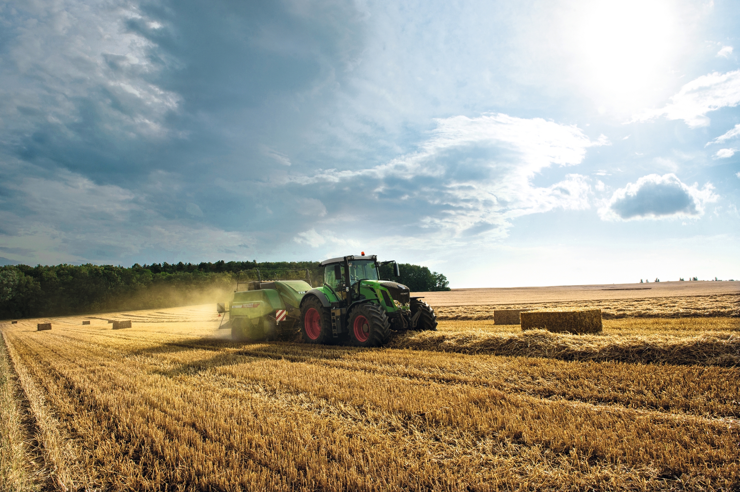 A new generation of Fendt large square balers